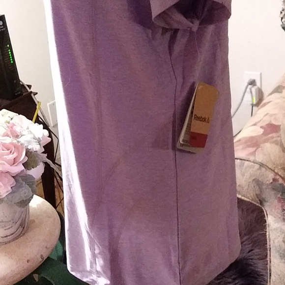 🆕🌠 Reebok training shirt large in bougainvillea - Picture 3 of 12